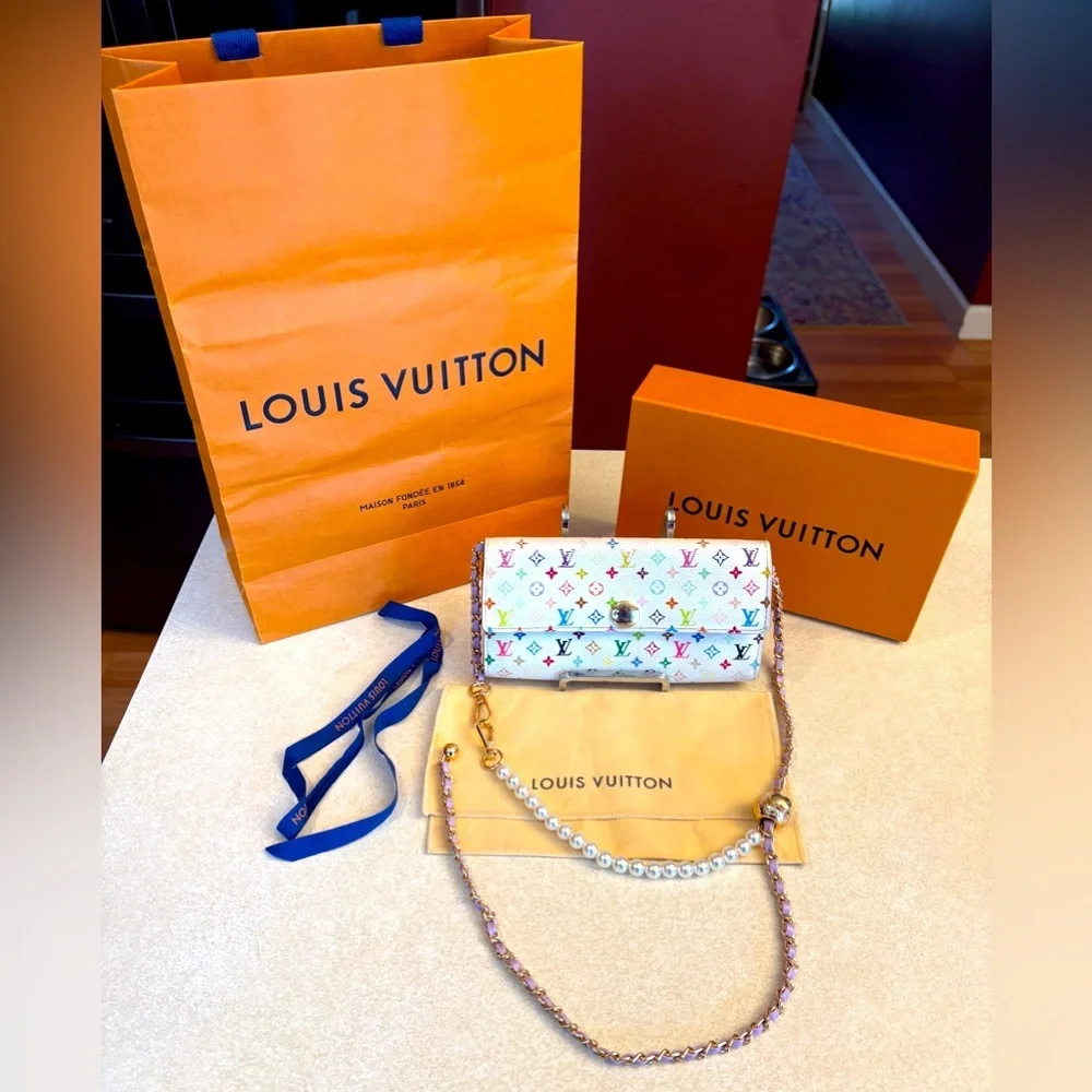 LOUIS VUITTON Takashi Murakami Wallet, Box, Dust Bag, Gift Bag. & FREE Chain EUC - Picture 3 of 17